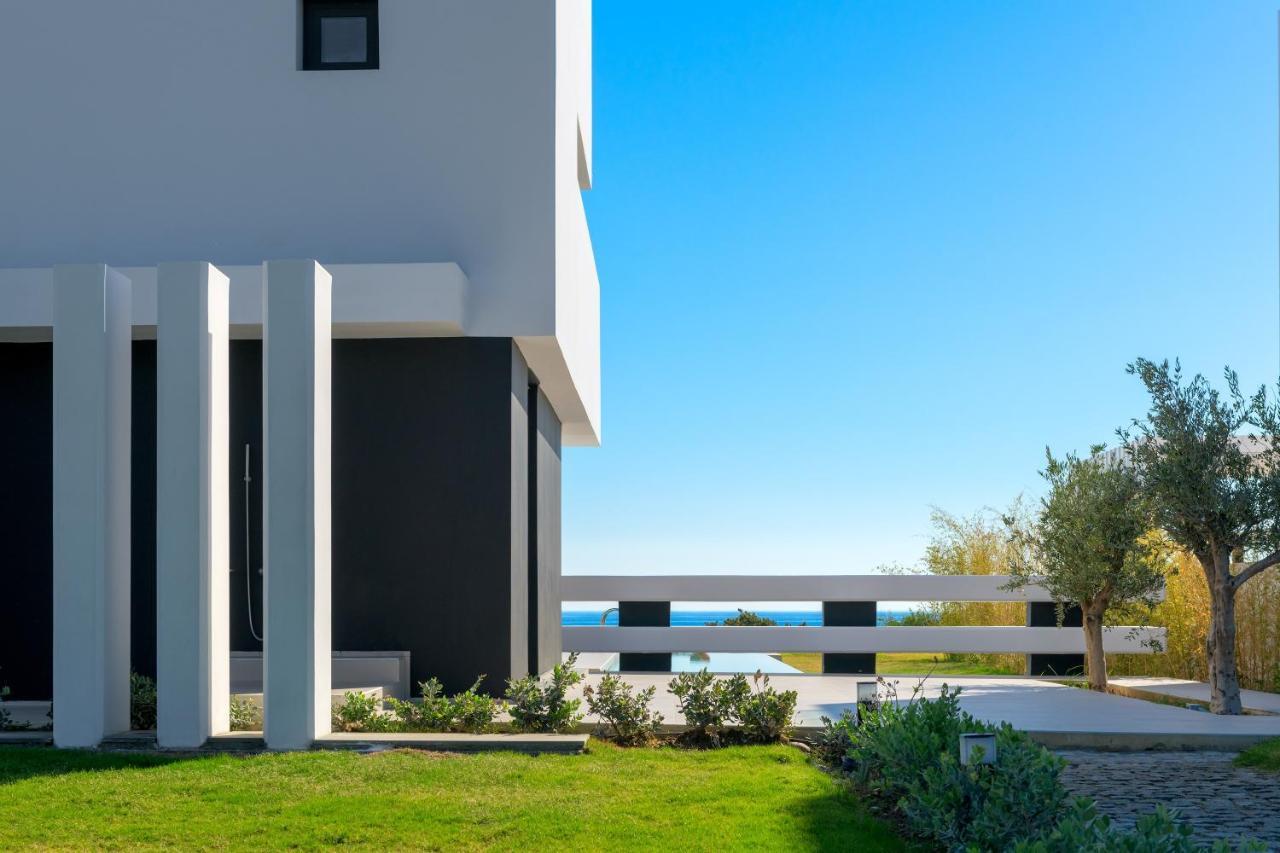 Albatross Beach Front Villas Генади Екстериор снимка